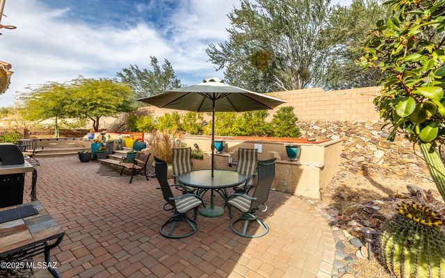 5062 W Coyote Gulch Loop, Marana, AZ 85658