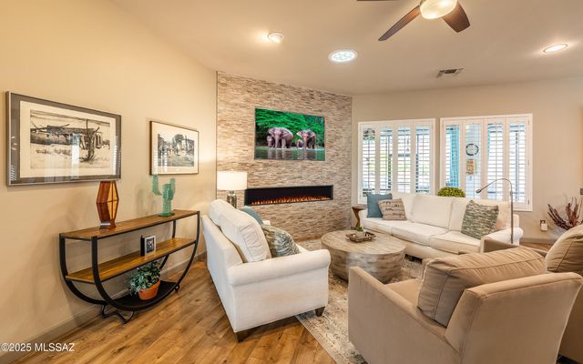 5062 W Coyote Gulch Loop, Marana, AZ 85658