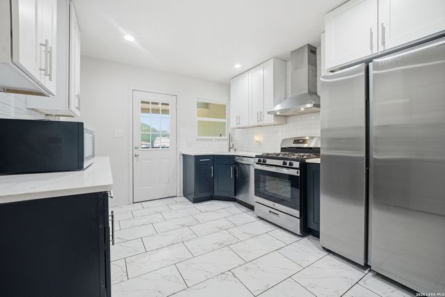 109 ALEXANDER HAMILTON DR, San Antonio, TX 78228