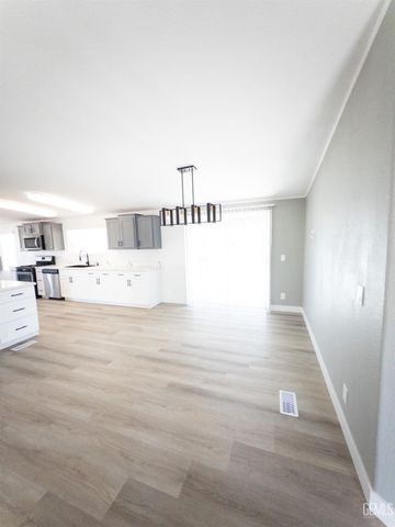 8925 Oleander Avenue, California City, CA 93505