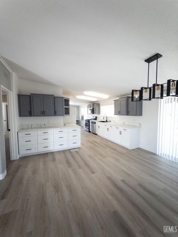 8925 Oleander Avenue, California City, CA 93505