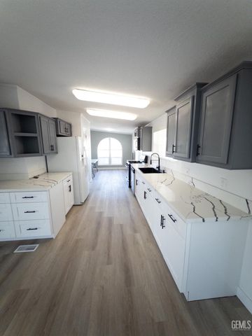 8925 Oleander Avenue, California City, CA 93505