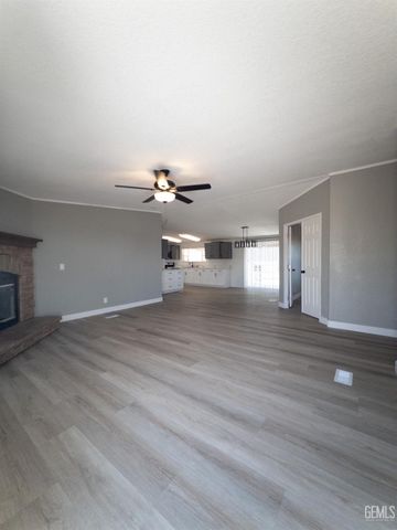 8925 Oleander Avenue, California City, CA 93505