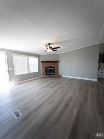 8925 Oleander Avenue, California City, CA 93505