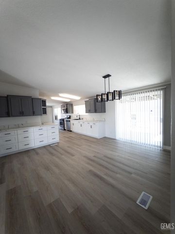 8925 Oleander Avenue, California City, CA 93505