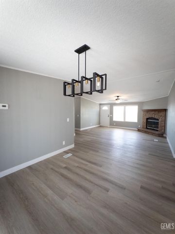 8925 Oleander Avenue, California City, CA 93505