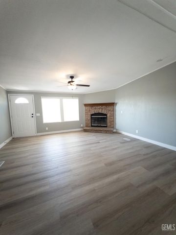 8925 Oleander Avenue, California City, CA 93505