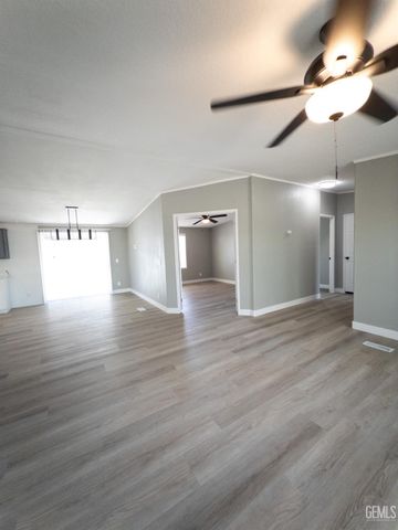 8925 Oleander Avenue, California City, CA 93505