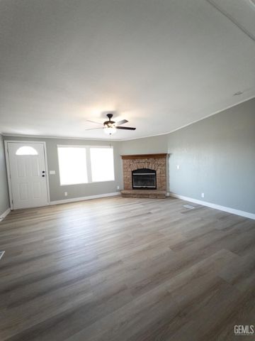 8925 Oleander Avenue, California City, CA 93505