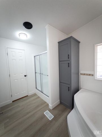 8925 Oleander Avenue, California City, CA 93505