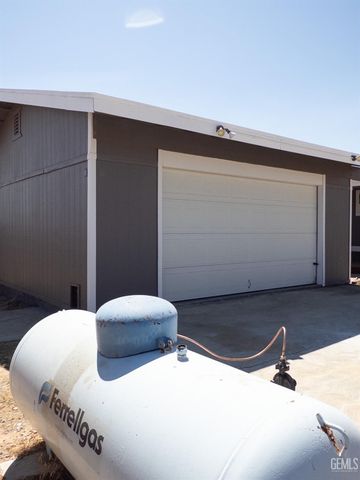 8925 Oleander Avenue, California City, CA 93505