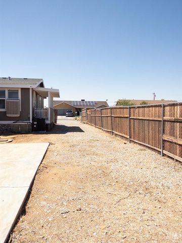 8925 Oleander Avenue, California City, CA 93505