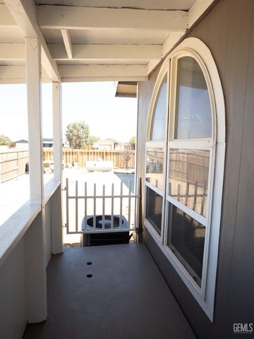 8925 Oleander Avenue, California City, CA 93505