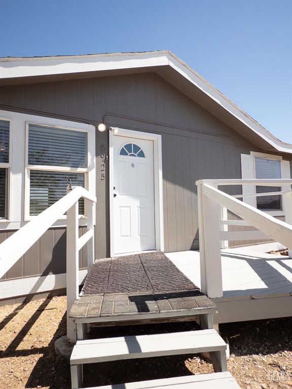 8925 Oleander Avenue, California City, CA 93505