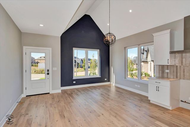 16441 Kayla Drive, Lemont, IL 60439