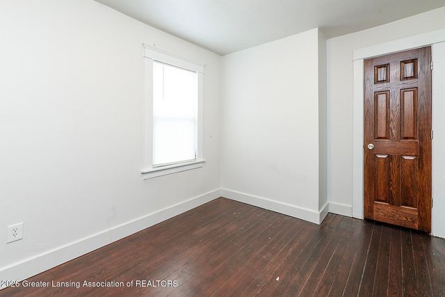 421 S Clemens Avenue, Lansing, MI 48912