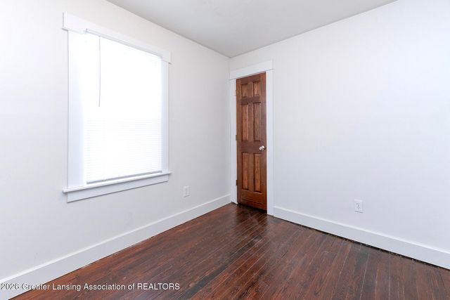 421 S Clemens Avenue, Lansing, MI 48912