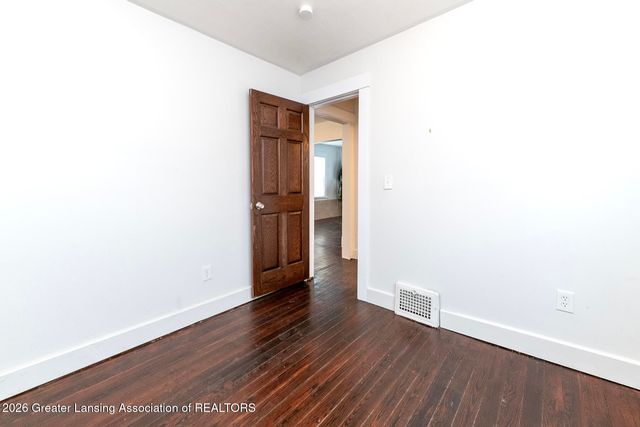 421 S Clemens Avenue, Lansing, MI 48912