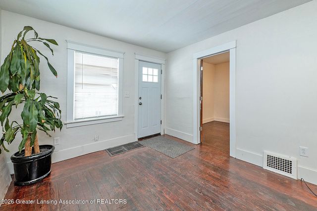 421 S Clemens Avenue, Lansing, MI 48912