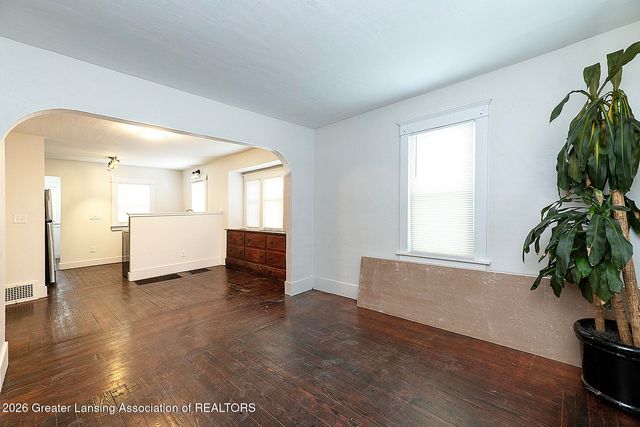 421 S Clemens Avenue, Lansing, MI 48912