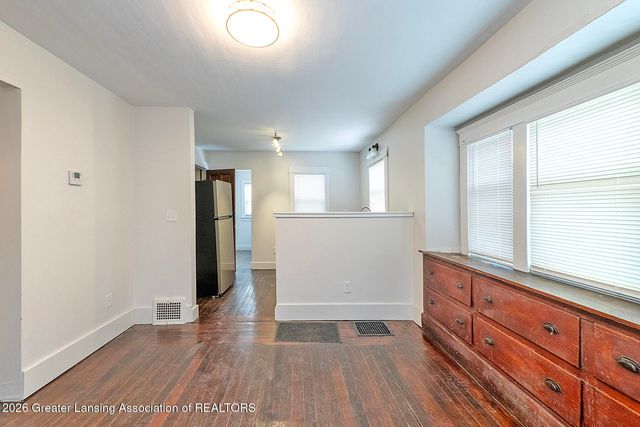 421 S Clemens Avenue, Lansing, MI 48912