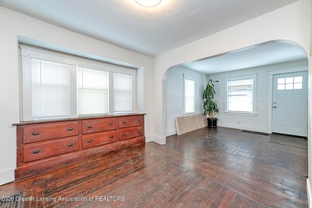 421 S Clemens Avenue, Lansing, MI 48912