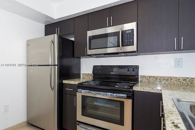 11750 SW 18th St 122-1, Miami, FL 33175