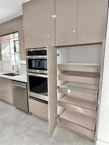 12615 N Miami Ave, North Miami, FL 33168