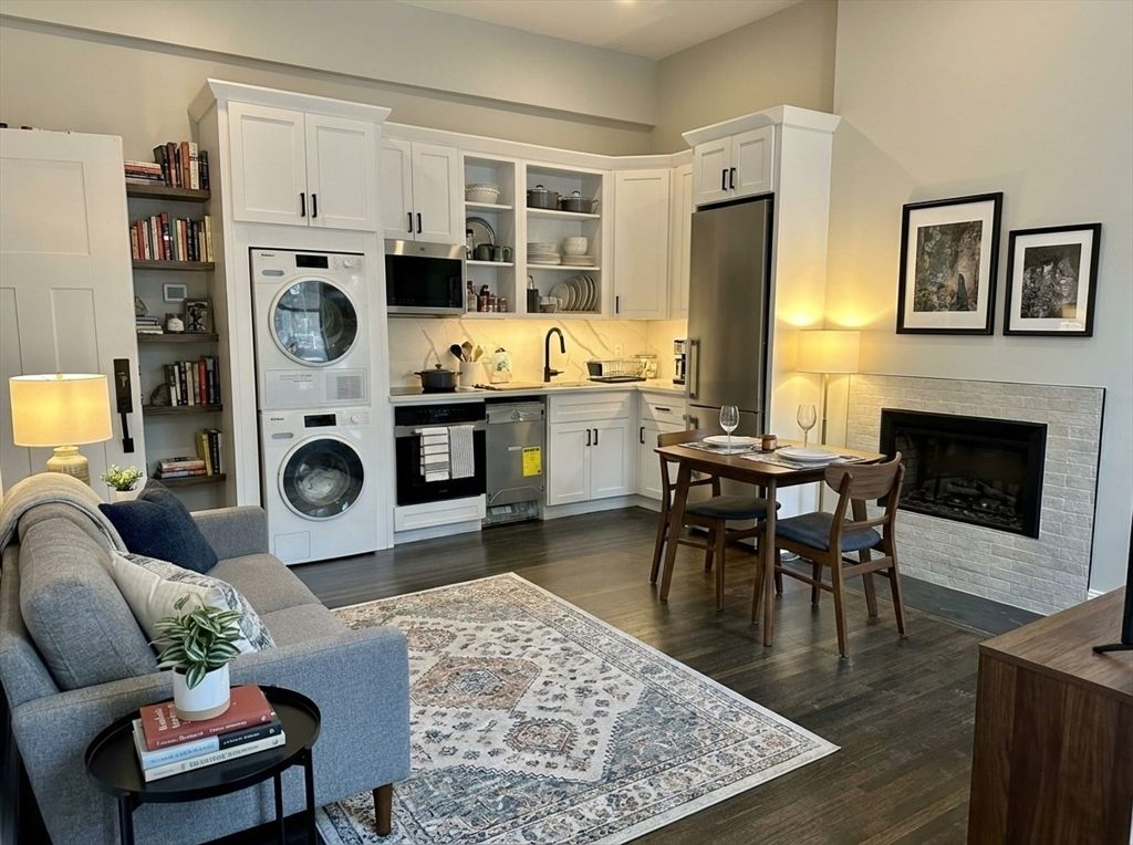 105 Charles Street 1, Boston, MA 02114