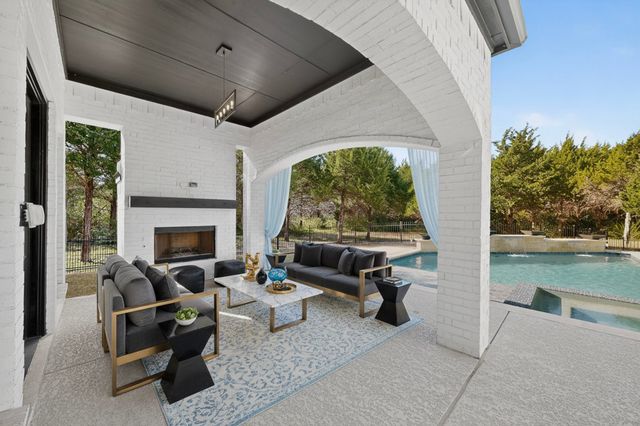 306 Terrace Lane, Cedar Hill, TX 75104