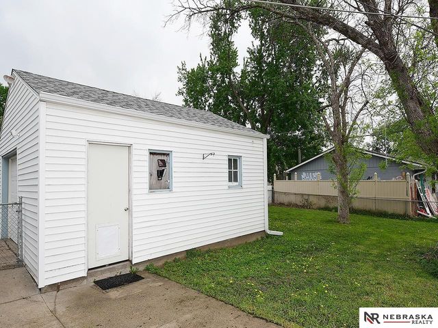 4864 S 51st Street, Omaha, NE 68117