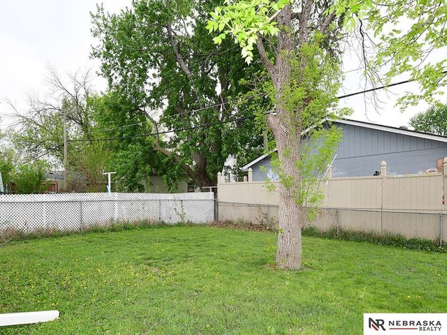 4864 S 51st Street, Omaha, NE 68117
