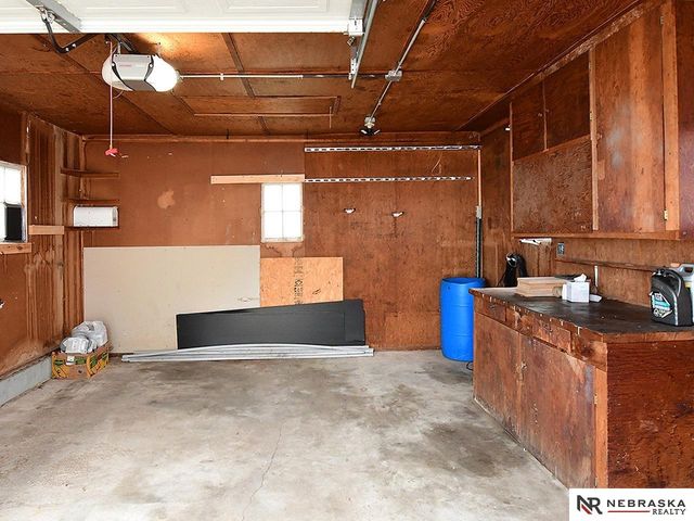 4864 S 51st Street, Omaha, NE 68117