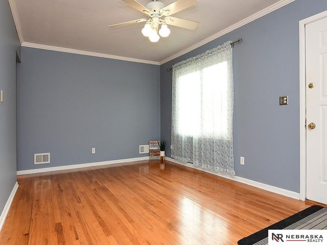4864 S 51st Street, Omaha, NE 68117