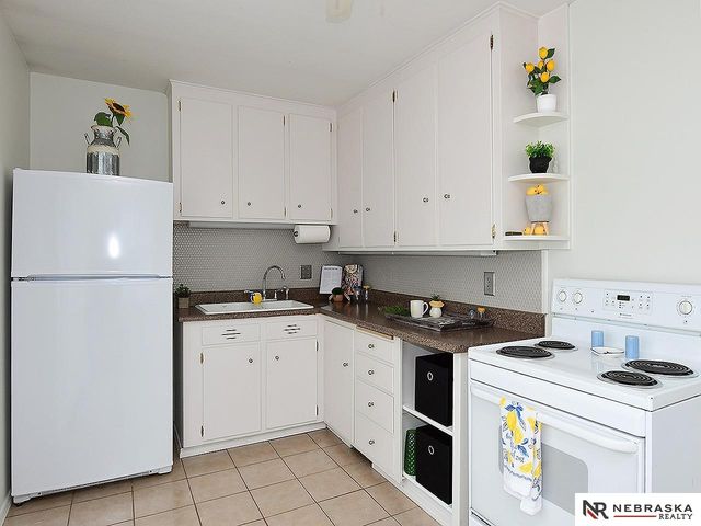 4864 S 51st Street, Omaha, NE 68117