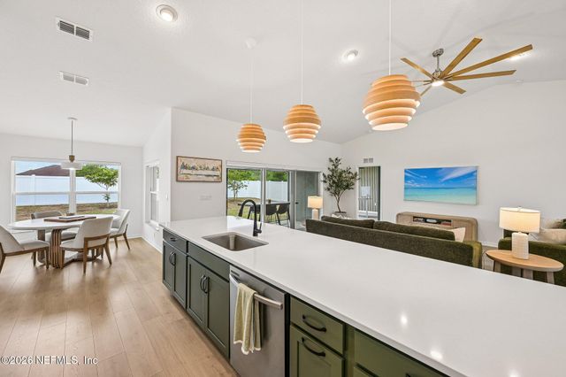 41 LANCELOT Drive, Palm Coast, FL 32137
