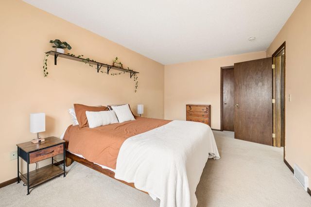 899 Lawnview Avenue, Shoreview, MN 55126