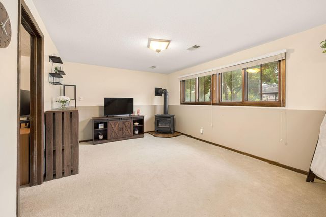 899 Lawnview Avenue, Shoreview, MN 55126