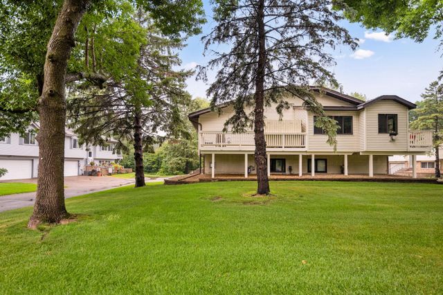 899 Lawnview Avenue, Shoreview, MN 55126