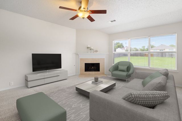 815 Creekside Drive, Glenn Heights, TX 75154