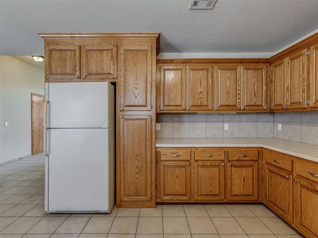 617 N White Tail Way, Mustang, OK 73064