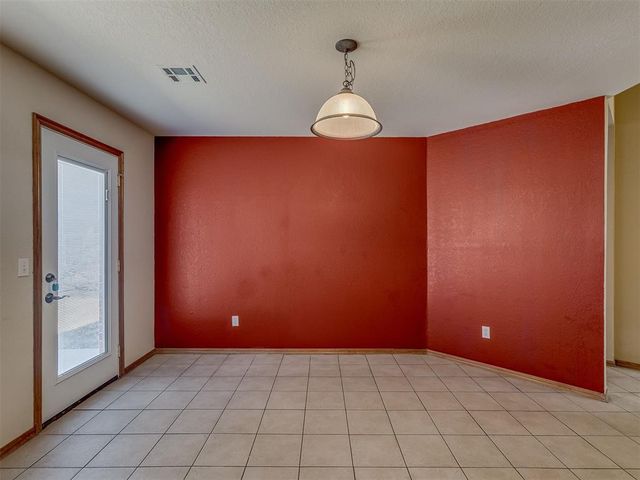 617 N White Tail Way, Mustang, OK 73064