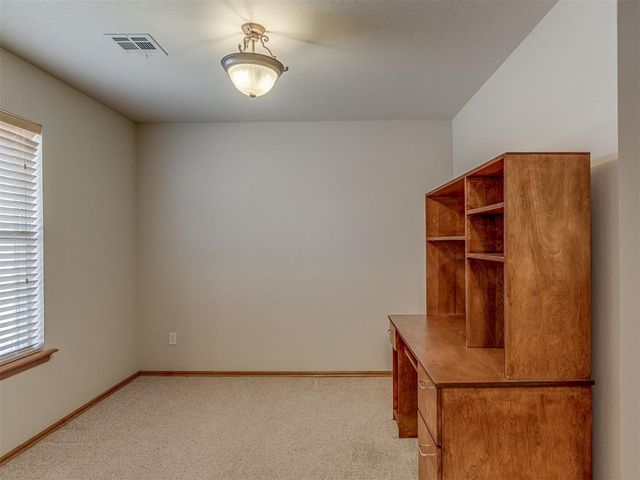 617 N White Tail Way, Mustang, OK 73064