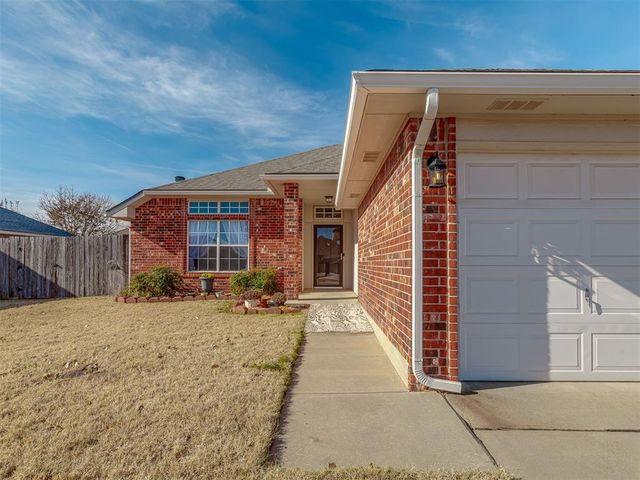 617 N White Tail Way, Mustang, OK 73064