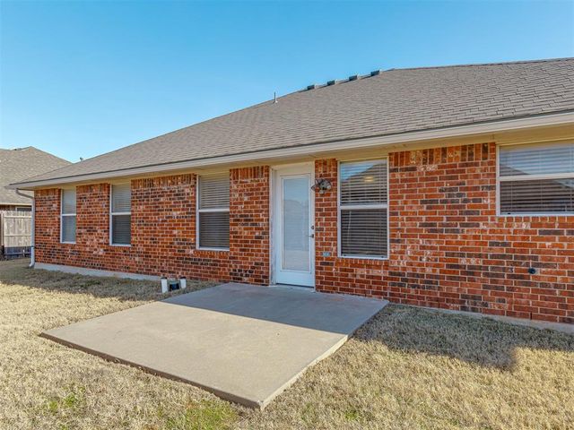617 N White Tail Way, Mustang, OK 73064