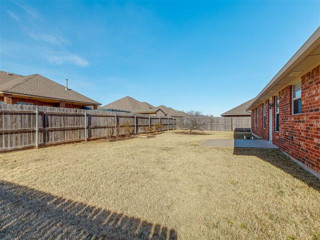617 N White Tail Way, Mustang, OK 73064