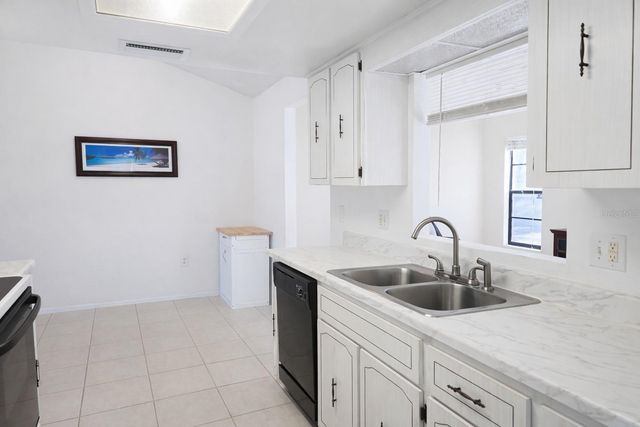 2902 BLOSSOM LAKE DRIVE, Holiday, FL 34691