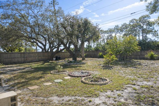 2902 BLOSSOM LAKE DRIVE, Holiday, FL 34691