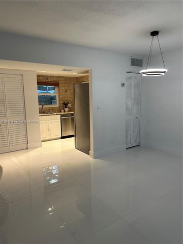 10916 SW 70th Ter, Miami, FL 33173