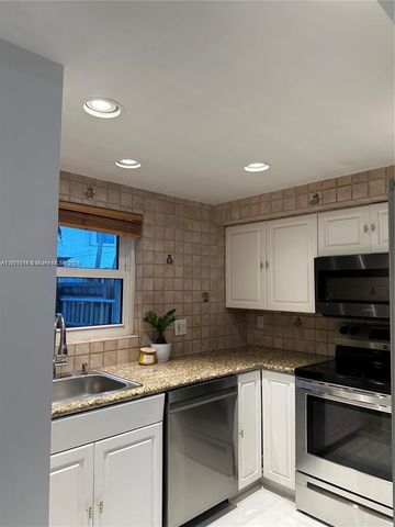 10916 SW 70th Ter, Miami, FL 33173